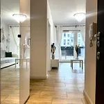 Matejki ~ Self Check-in 24 ~ Parking