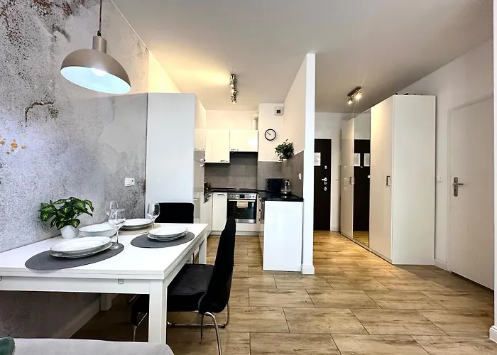 Matejki ~ Self Check-in 24 ~ Parking *